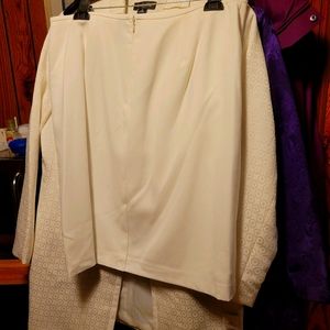 2pc. Off White Ladies Suit.